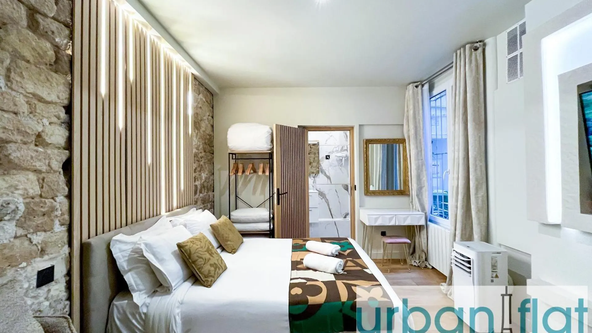 Urban Flat - 196 Saint Honore Paris