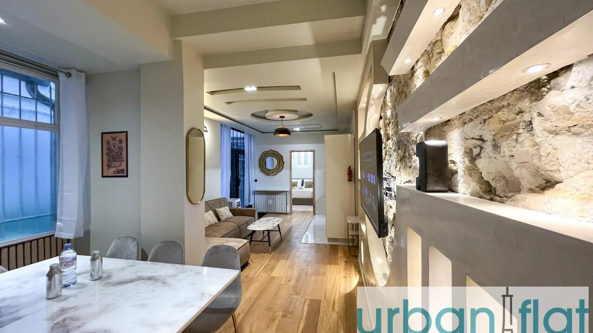 Urban Flat - 196 Saint Honore Paris